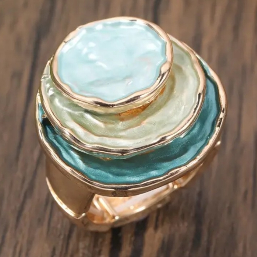 Ring - Picture 3 of 8